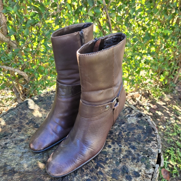 Women Vintage Leather Brown Ankle Boots By Etienne Aigner Size 7M/Women Designer - Picture 2 of 8